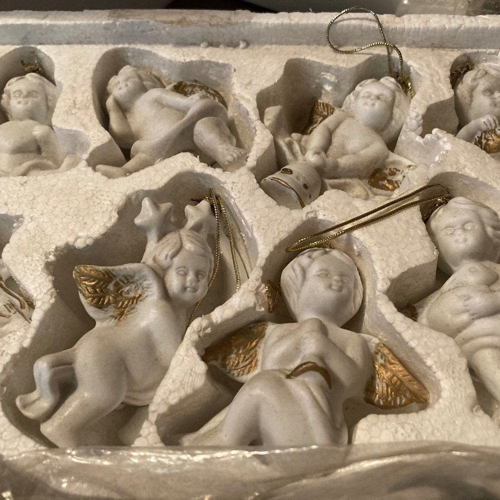 ORNAMENTS OR HANGING ANGELS LIGHTS INCLUDED NEW